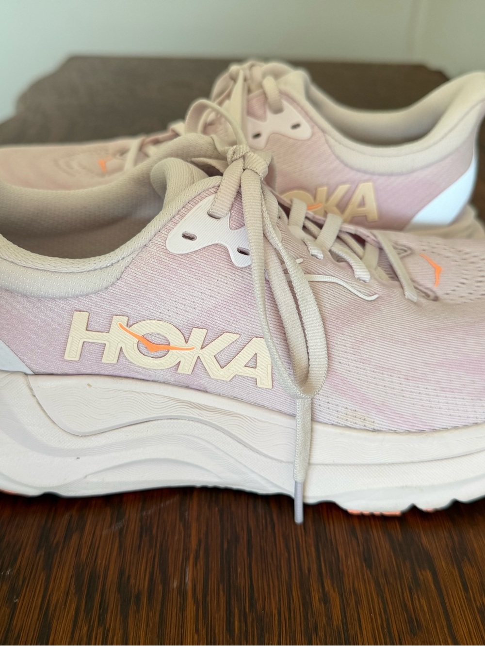 Hoka Arahi 8, Lilac cream/ Leon cantaloupe (orange and purple) - Picture 5 of 15